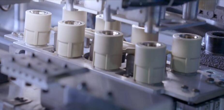 無人看“管”的智能工廠有多了不起？